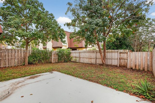 3516 Gardens East Dr A, Palm Beach Gardens, FL 33410