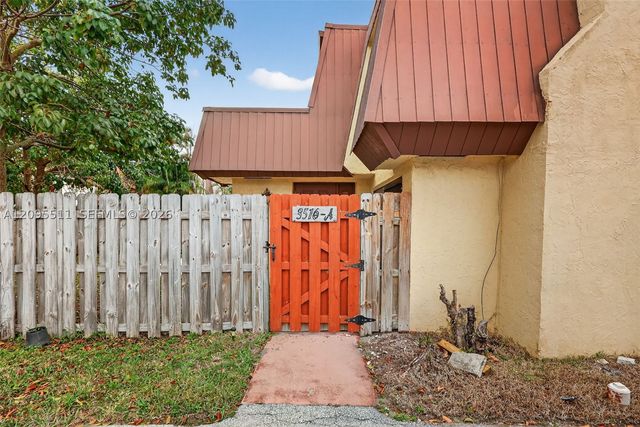 3516 Gardens East Dr A, Palm Beach Gardens, FL 33410