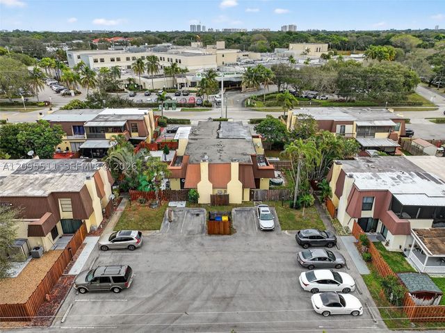 3516 Gardens East Dr A, Palm Beach Gardens, FL 33410