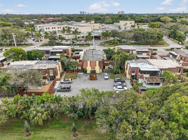 3516 Gardens East Dr A, Palm Beach Gardens, FL 33410