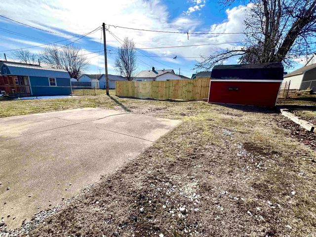 307 S Mccreary Street, Fort Branch, IN 47648