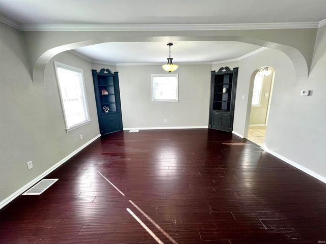 307 S Mccreary Street, Fort Branch, IN 47648