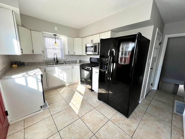 307 S Mccreary Street, Fort Branch, IN 47648