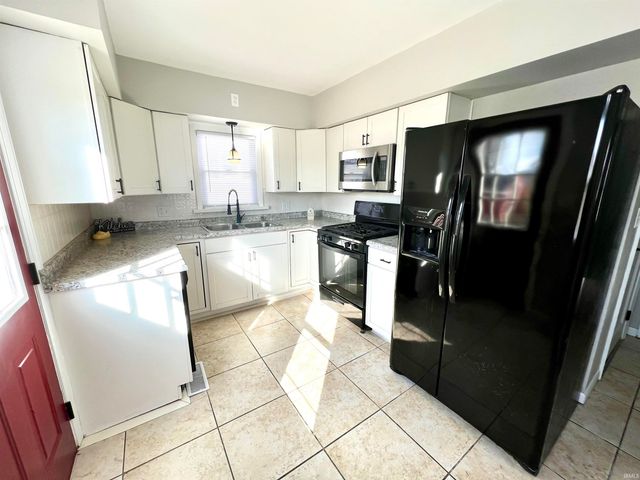 307 S Mccreary Street, Fort Branch, IN 47648