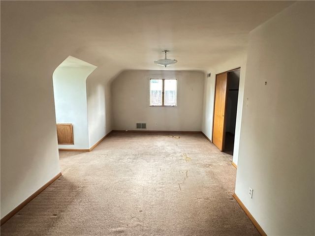 2 Emerson St, Uniontown, PA 15401