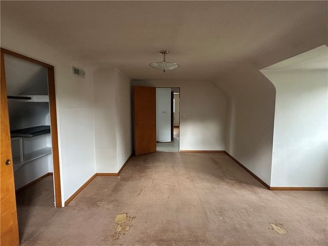 2 Emerson St, Uniontown, PA 15401