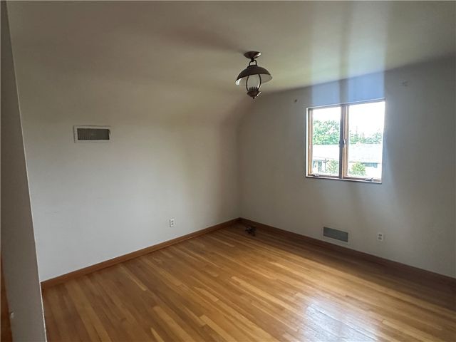 2 Emerson St, Uniontown, PA 15401