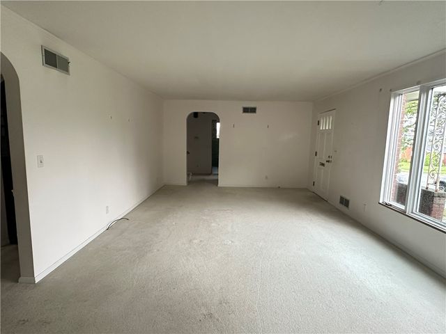 2 Emerson St, Uniontown, PA 15401