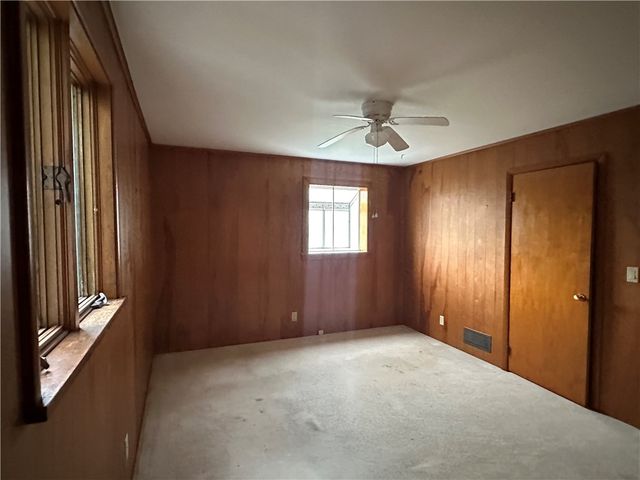 2 Emerson St, Uniontown, PA 15401