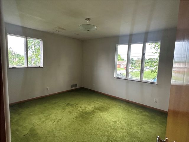 2 Emerson St, Uniontown, PA 15401