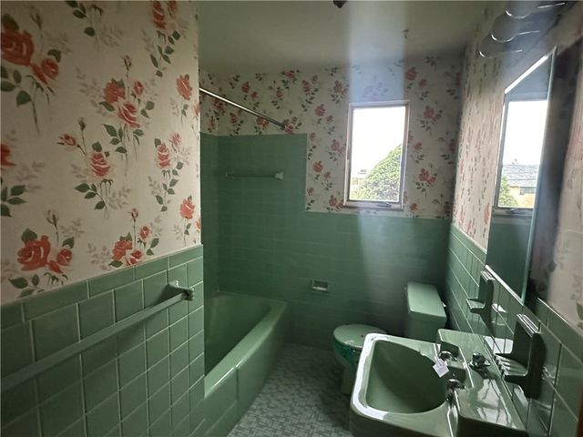 2 Emerson St, Uniontown, PA 15401