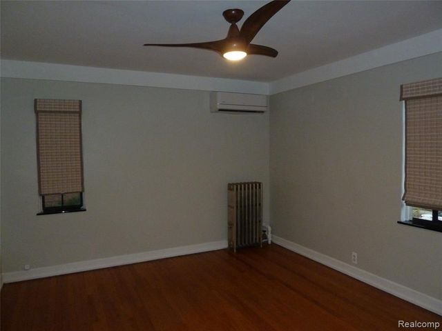 19925 Renfrew Road, Detroit, MI 48221