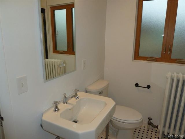 19925 Renfrew Road, Detroit, MI 48221