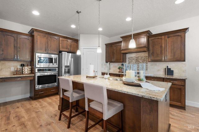 1505 E Summerplace Street, Meridian, ID 83646