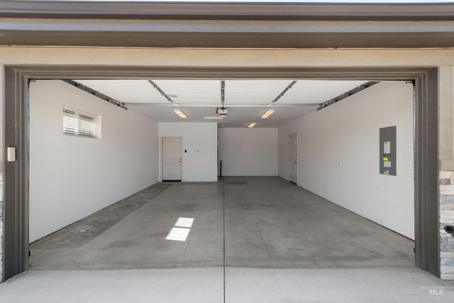 1505 E Summerplace Street, Meridian, ID 83646