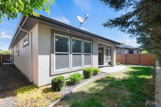 1505 E Summerplace Street, Meridian, ID 83646