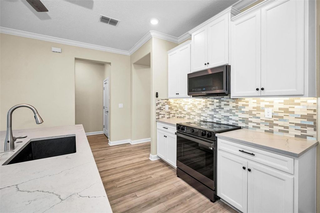 Image 17 of property listing at 31763 CABANA RYE AVENUE, San Antonio, FL 33576