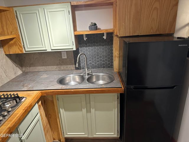 4004 Trowbridge Rear, El Paso, TX 79903