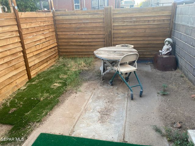 4004 Trowbridge Rear, El Paso, TX 79903