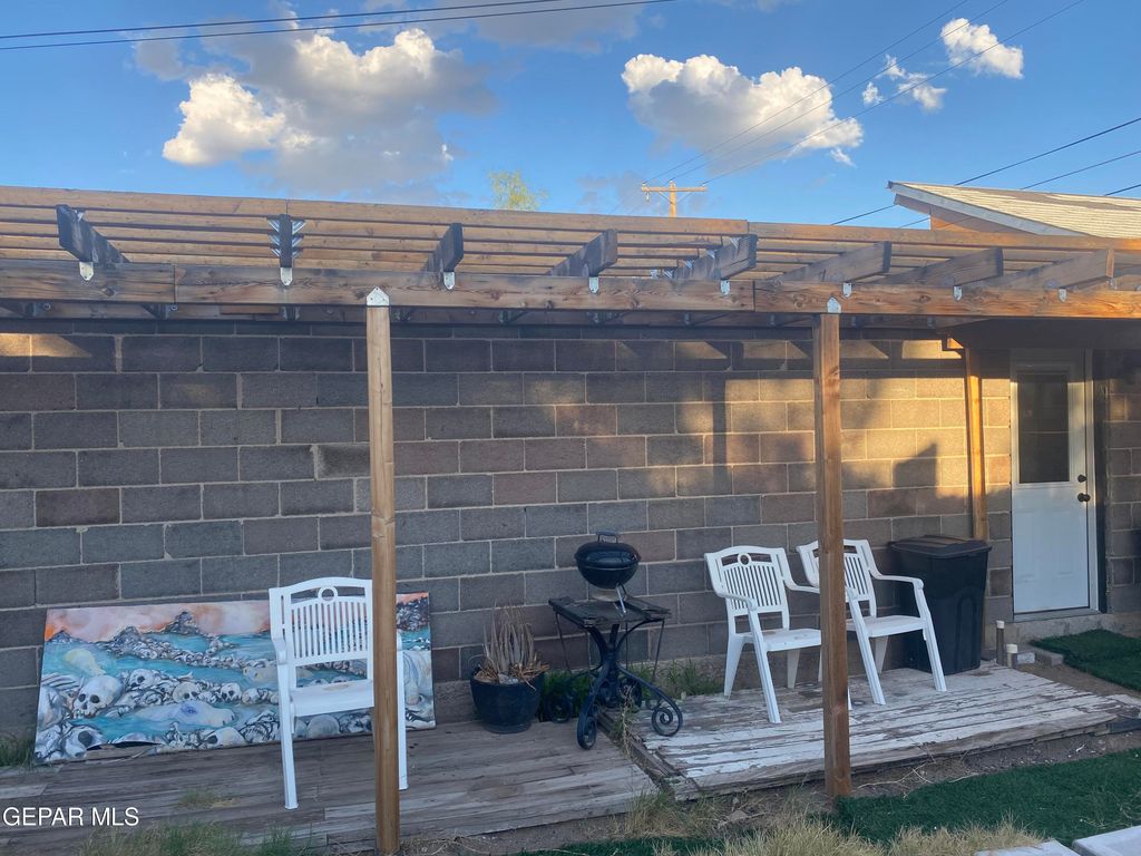 4004 Trowbridge Rear, El Paso, TX 79903