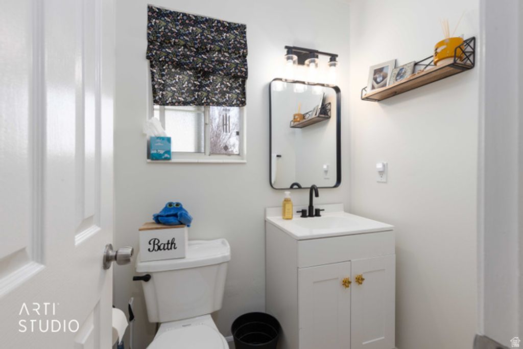 Image 13 of property listing at 1731 E 2825 N, Layton, UT 84040