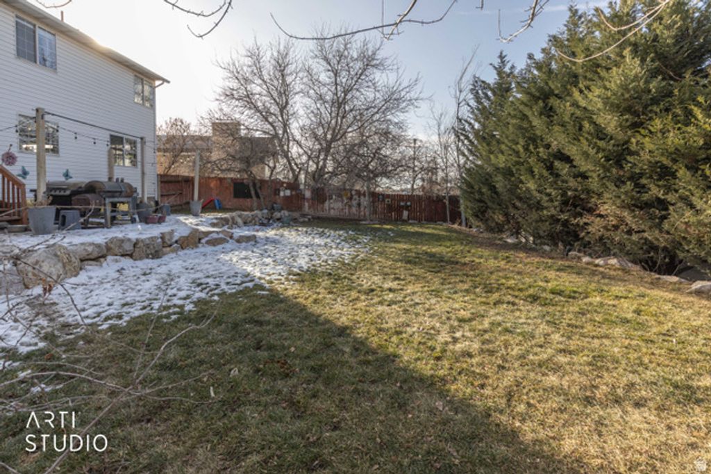 Image 34 of property listing at 1731 E 2825 N, Layton, UT 84040