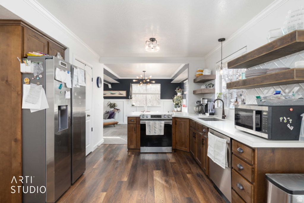 Image 5 of property listing at 1731 E 2825 N, Layton, UT 84040