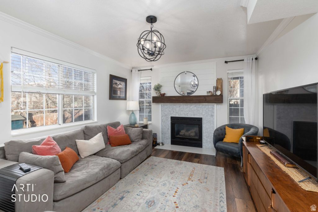 Image 6 of property listing at 1731 E 2825 N, Layton, UT 84040