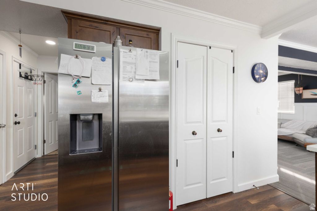 Image 9 of property listing at 1731 E 2825 N, Layton, UT 84040