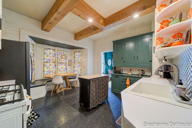 1922 Oak Avenue, North Muskegon City, MI 49445