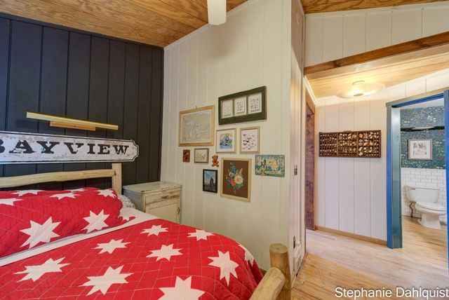 1922 Oak Avenue, North Muskegon City, MI 49445