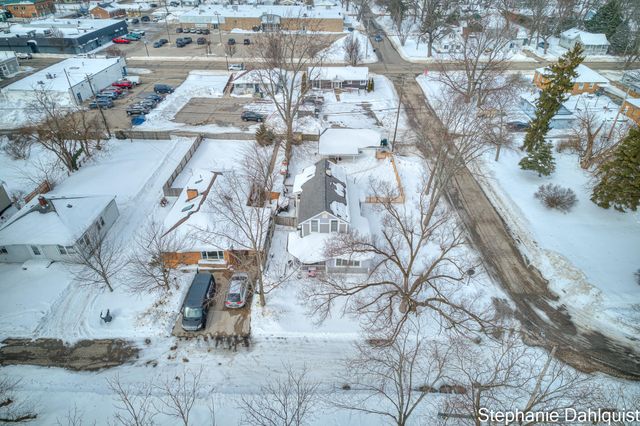 1922 Oak Avenue, North Muskegon City, MI 49445