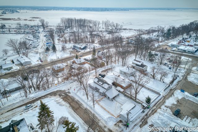 1922 Oak Avenue, North Muskegon City, MI 49445