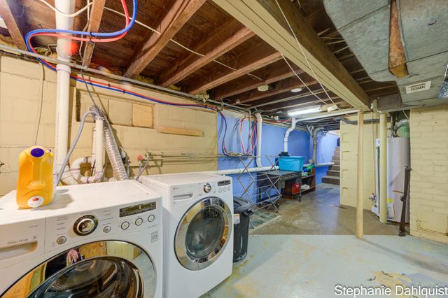 1922 Oak Avenue, North Muskegon City, MI 49445