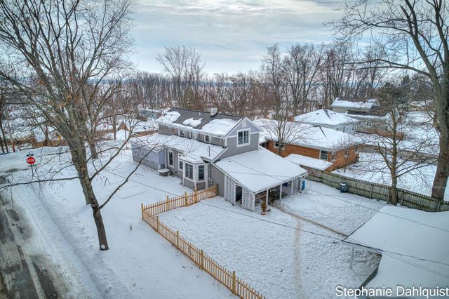 1922 Oak Avenue, North Muskegon City, MI 49445