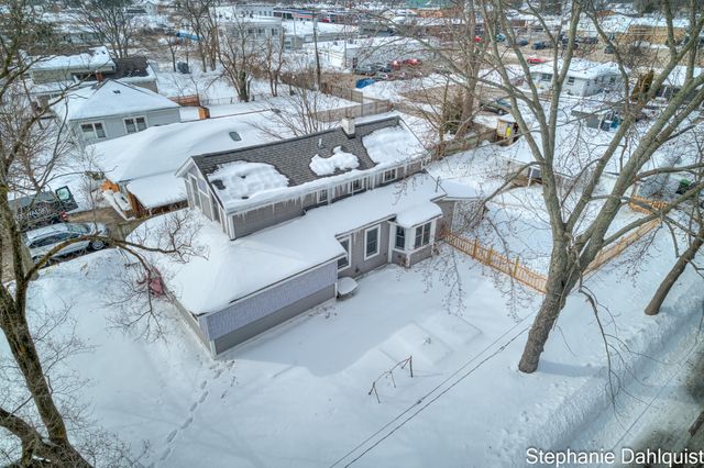 1922 Oak Avenue, North Muskegon City, MI 49445