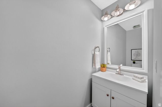 13981 S BARNEYS PEAK CIR, Herriman, UT 84096
