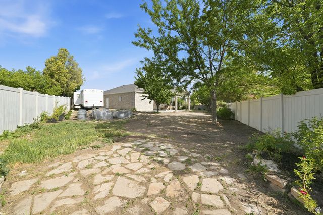 13981 S BARNEYS PEAK CIR, Herriman, UT 84096