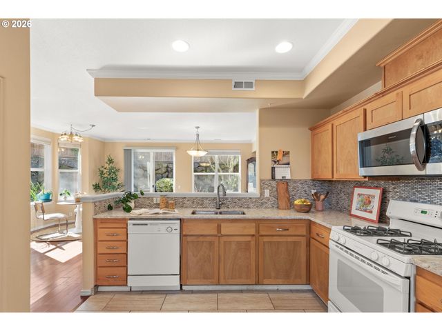 13385 Sw KINGSTON Pl, Portland, OR 97223