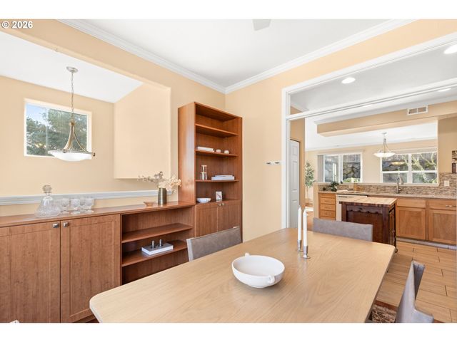 13385 Sw KINGSTON Pl, Portland, OR 97223