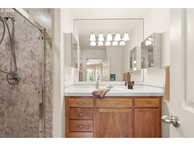 13385 Sw KINGSTON Pl, Portland, OR 97223