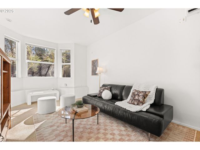 13385 Sw KINGSTON Pl, Portland, OR 97223