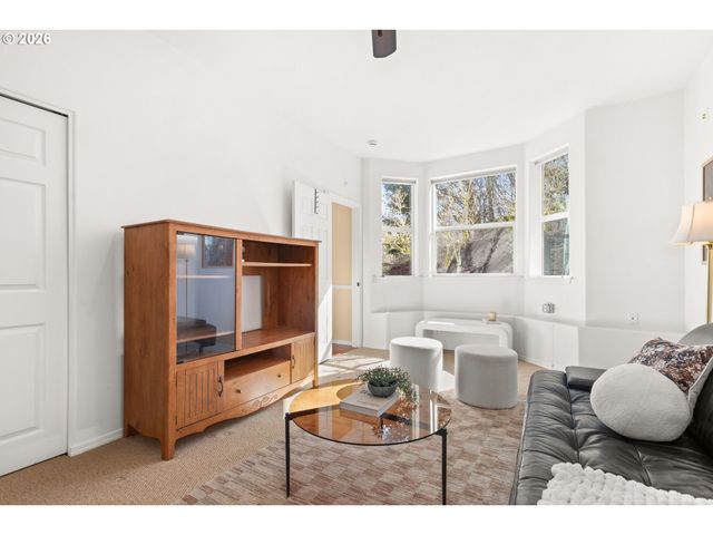 13385 Sw KINGSTON Pl, Portland, OR 97223