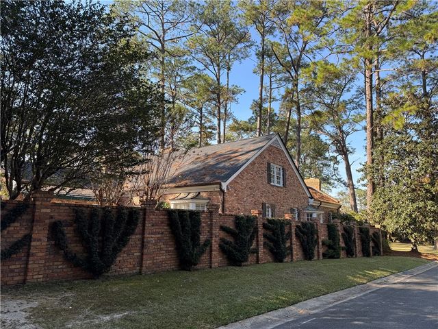 804 Cherokee Circle, Waycross, GA 31501