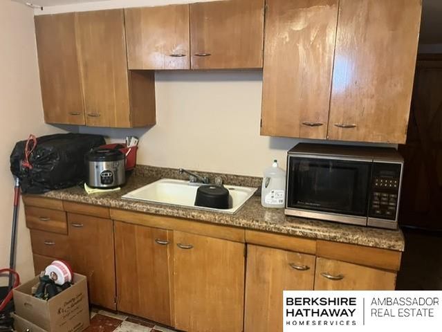 956 S 48th Street, Lincoln, NE 68510