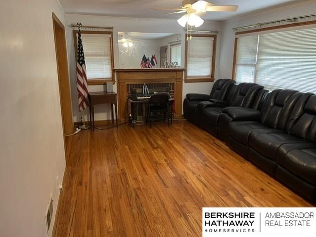 956 S 48th Street, Lincoln, NE 68510