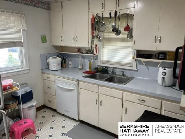 956 S 48th Street, Lincoln, NE 68510