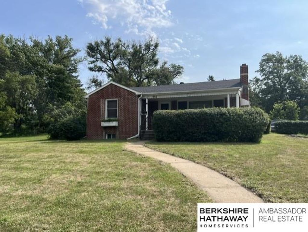 956 S 48th Street, Lincoln, NE 68510