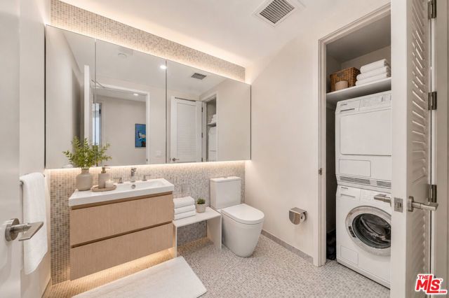 877 Francisco Street 1611, Los Angeles, CA 90017