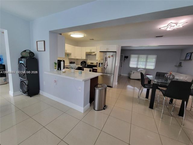 6930 SW 12th St 0, Pembroke Pines, FL 33023